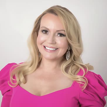 EP 174: Sparkle & Shine with Lily Ahonen