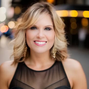 EP 374: How To Keep Calm And Go Big with Lady Jen Duplessis