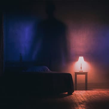The Final Breath: A Strange Presence Before a Family Death