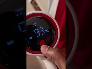 INSE V120 Cordless Vacuum in action