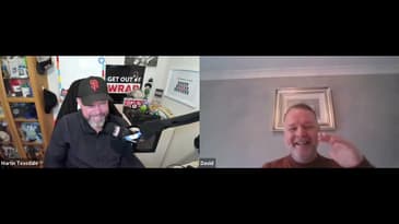 #186 David Holmes author of Leading the Line comes in to chat about the book