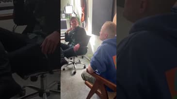 Vad tror du vi håller på med?