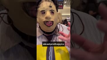 Samantha meets Leatherface at Monsterpalooza