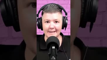 What exactly is reach and engagement? #linkedin #shorts #podcast #linkedinmarketing