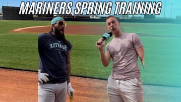 We GET ON THE FIELD AND INTERVIEW Seattle Mariners Players (Part 1)