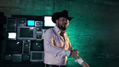 Roberto Tapia - Te He Prometido [Official Video]