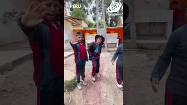 Curious Kids Visit Volunteers at Project Site During School Hours! Globe Aware Peru