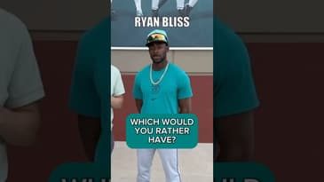 Mariners Infielder Has To Make A TOUGH Decision 😂 #mlb #mariners #baseball