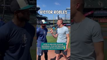 MLB Player Became Friends With A Mantis 😂 #shorts #baseball #seattle #mariners #washingtonnationals