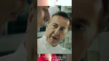 'The Bear' Seems Different In The First Episode  #tvpodcast #podcast #thebear