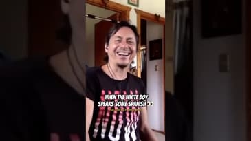 When the white guy speaks Spanish 👀