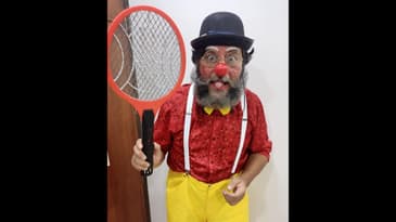 Mr. Happy says Happpppie Burrrrrd de to the Junior COVID Warriors