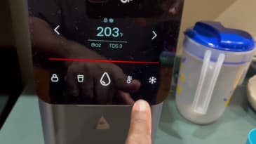 The Waterdrop WD A1 Countertop Reverse Osmosis System Control Panel
