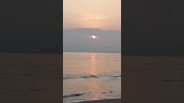 Wow! Hoi An Sunset with Globe Aware Coordinator Bella!