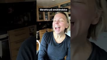 Nina Hjelmkvist skrattar på småländska. Varsågoda!