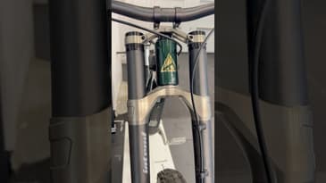 Voici le Forbidden Supernought du boss de Intend. Avec le prototype de fourche inversée de descente