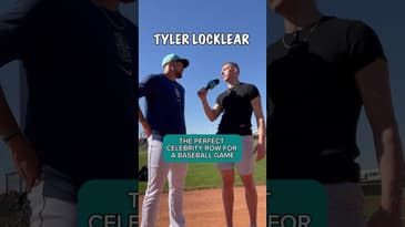 Imagine THIS CELEBRITY Showing Up At A Baseball Game 😳 #shorts #baseball #seattle #mariners #pnw
