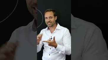 The Difference Between Marketing Team & Sales Team