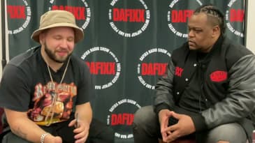 What is behind those Neverland Albums that Andy Mineo created?