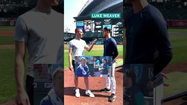 These two teammates had a HEATED standoff 👀 #shorts #baseball #mlb #seattle #mariners #royals
