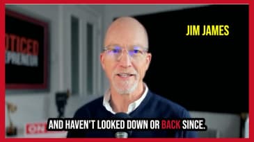 What is the UnNoticed Entrepreneur podcast about