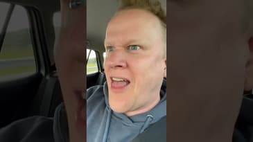 @ninahjelmkvist älskar att åka bil med mej