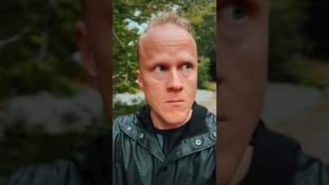 Varje gång jag möter ett nedfallet träd tror jag det är stråtrövare…