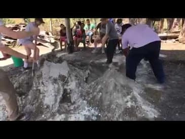 Spring Break 2023: Family of Volunteers in Guatemala with Globe Aware! (Clip 1)