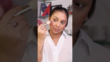 Sometimes a RED LIP is all you need to make you feel better! 💋 #makeuptutorial