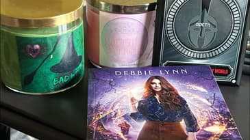 Podcast Wins, Stevie wix Wicked Candles & Book Unboxing