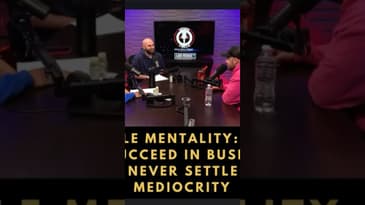 HUSTLE MENTALITY: HOW TO SUCCEED IN BUSINESS AND NEVER SETTLE FOR MEDIOCRITY