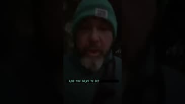 Can I be friends with people I manage in the Contact Centre ?