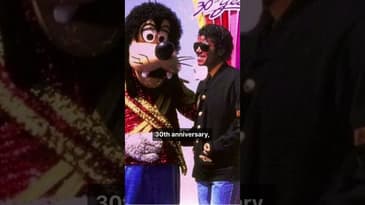 RARE Michael Jackson Goofy Walkaround Character! #Disneyland #Disney #MichaelJackson #goofy