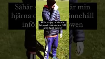 Här står jag och försöker komma överens med mig själv om vad min show faktiskt ska innehålla! Inser