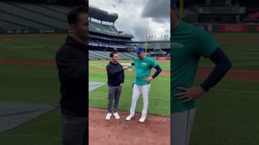 This MLB Reliever has a CRAZY childhood baseball story 👀 #mariners #mlb