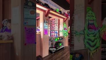 Universal's Tribute store is Awesome....Disney Needs one!  #universalorlando #tributestore #disney