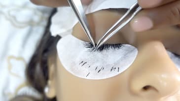 How Do Eyelash Extensions Work? | What When Wear