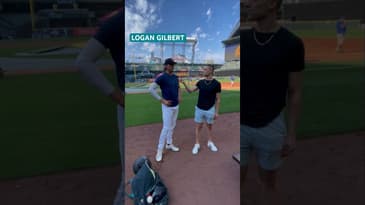 You won’t BELIEVE the Mariners phone contact list 😳👀 #shorts #baseball #mlb #seattle #mariners