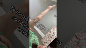 Working out while dad plays with the kids #shorts #workout #momlife