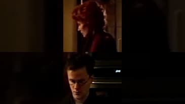 Bella och Kim (Claire och Henrik) blir vänner lite försiktigt 2001.⁠ - Bella, bland kryddor & Krimin