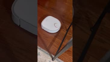 Dreame Bot W10 in action