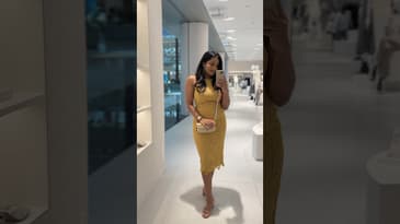 Yellow instantly makes anybody looks gorgeous doesn’t it?