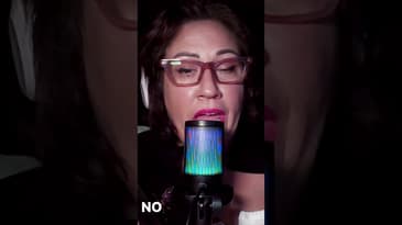 Hospital sent her home. Eight minutes later... an unforgettable roadside delivery! 😳