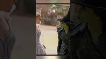 Stage vs. Screen 👑💚Are we finally getting the catfight scene in Wicked: For Good? 👀✨