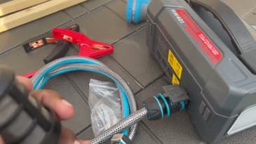 Using the washer feature of the Lokithor AW401 Jump Starter with Car Washer