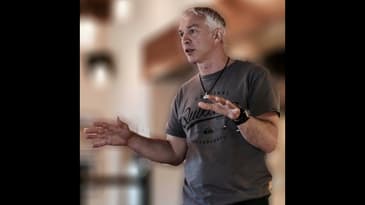 How to overcome pitch fright and sell to your potential with acclaimed coach Paul Elliott.