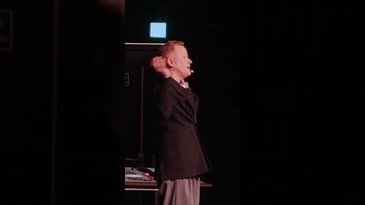 Om teater på 90-talet: Ur min show "Det som händer händer" 2023