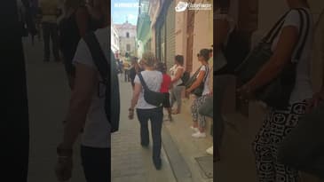 CONGA ON THE STREETS OF HAVANA! Kimberly in Cuba with Globe Aware