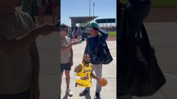 Top MLB Prospect wants WHICH great baseball player to watch him hit?? #mariners