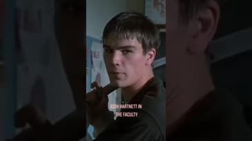 🥵 #JoshHartnett was smoking hot in #TheFaculty but especially in this scene. #90s #horror